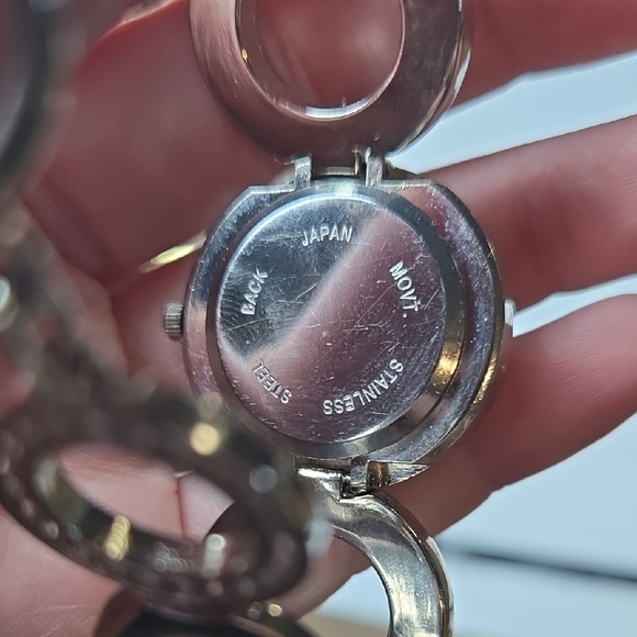 POV Women's Quartz Watch, Stainless Steel Back, Japan Movement - Untested - Picture 5 of 8